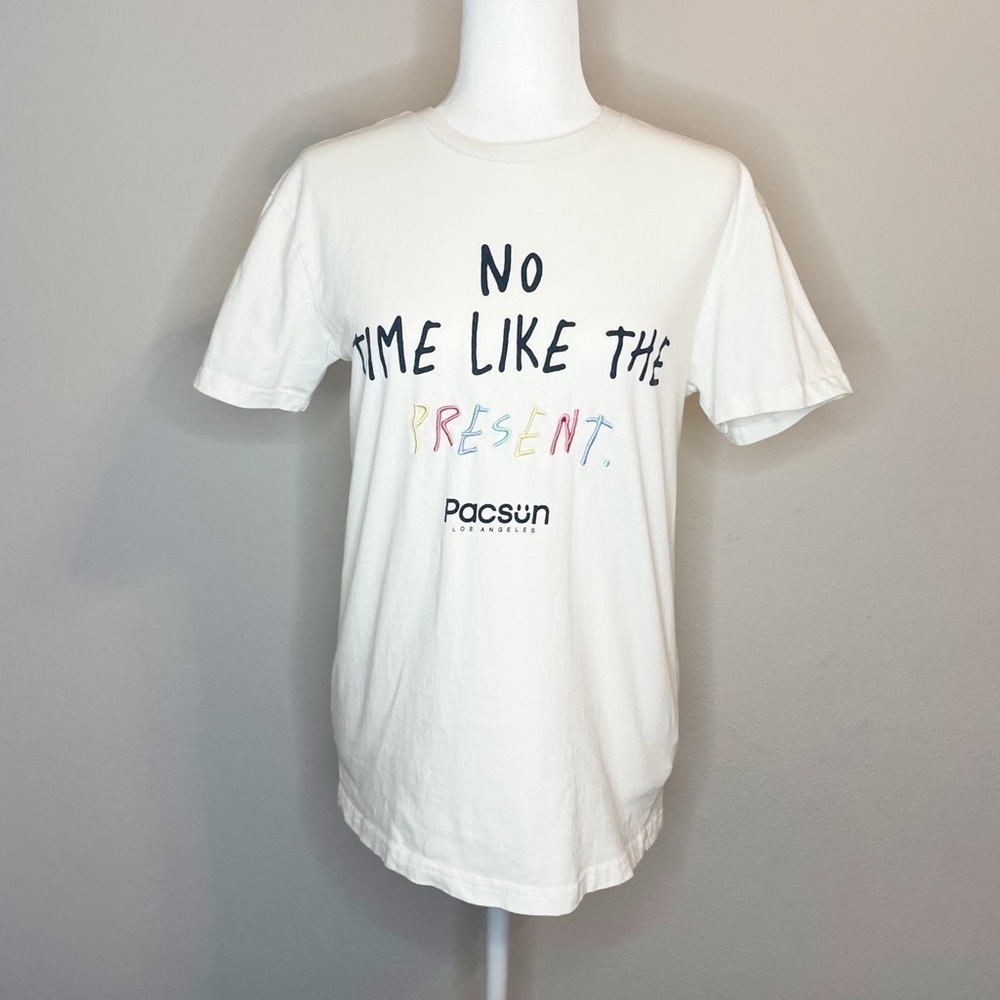Pacsun T Shirt White No Time Like The Present Size Small Short Sleeve